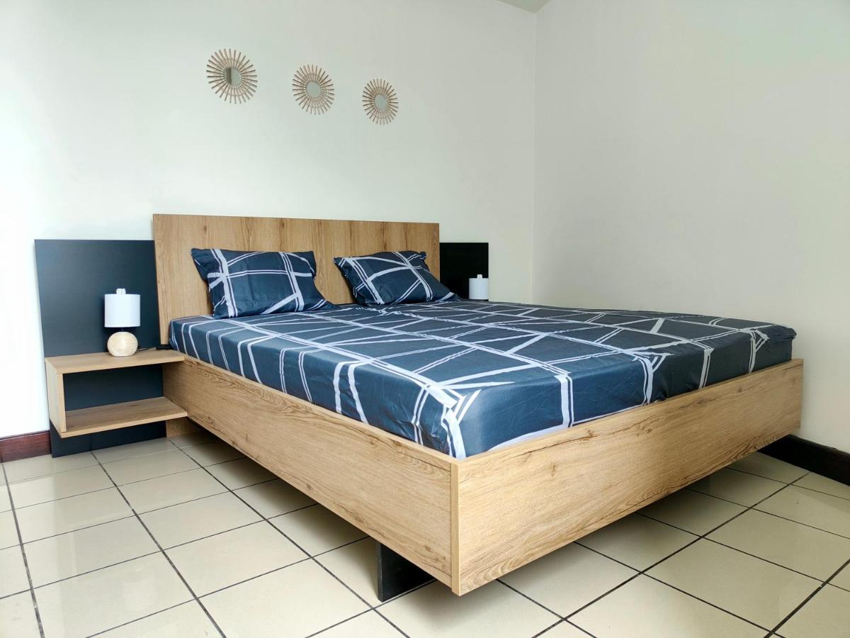Appartement T2 - Sainte-Marie - 10 Min De L'Aeroport Ngoại thất bức ảnh