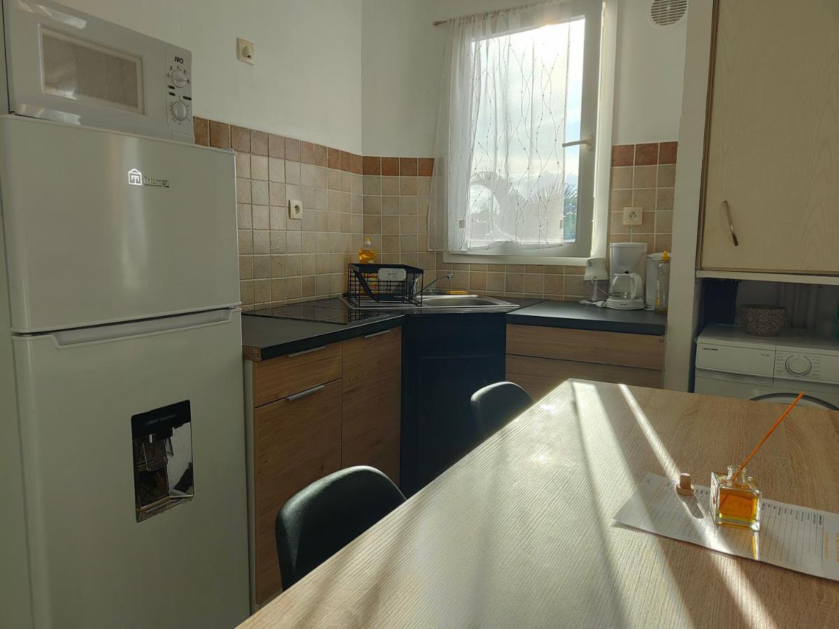 Appartement T2 - Sainte-Marie - 10 Min De L'Aeroport Ngoại thất bức ảnh