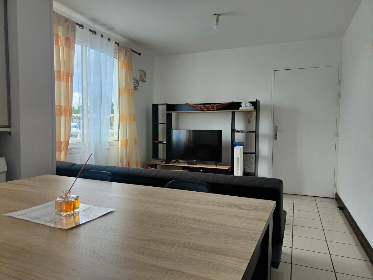 Appartement T2 - Sainte-Marie - 10 Min De L'Aeroport Ngoại thất bức ảnh