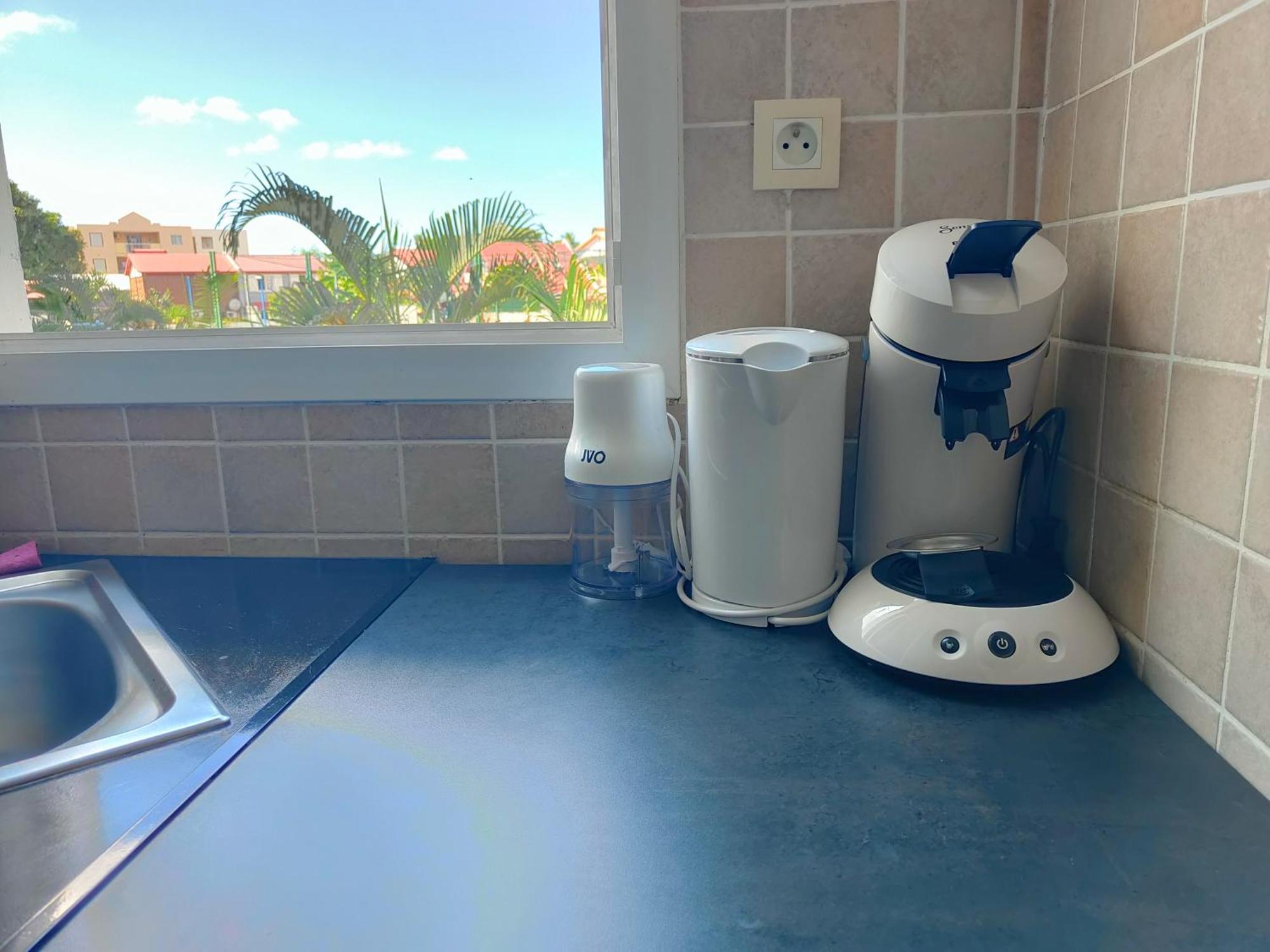Appartement T2 - Sainte-Marie - 10 Min De L'Aeroport Phòng bức ảnh